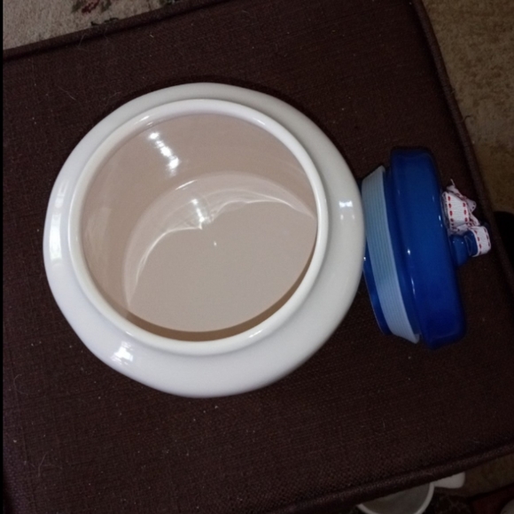 Rae Dunn 4th of July large cookie canister - Picture 2 of 4